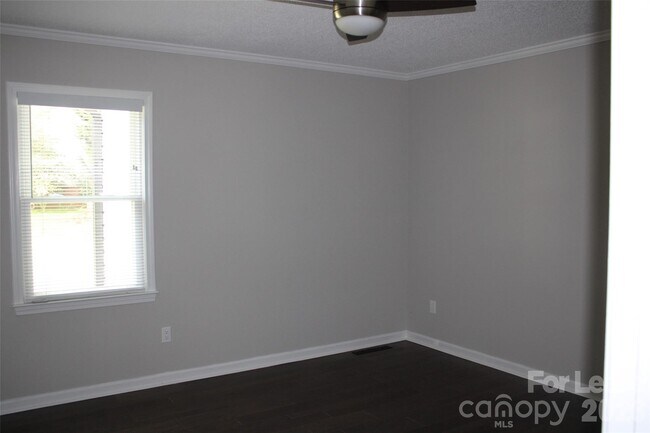 Building Photo - 2212 Crosswinds Ct