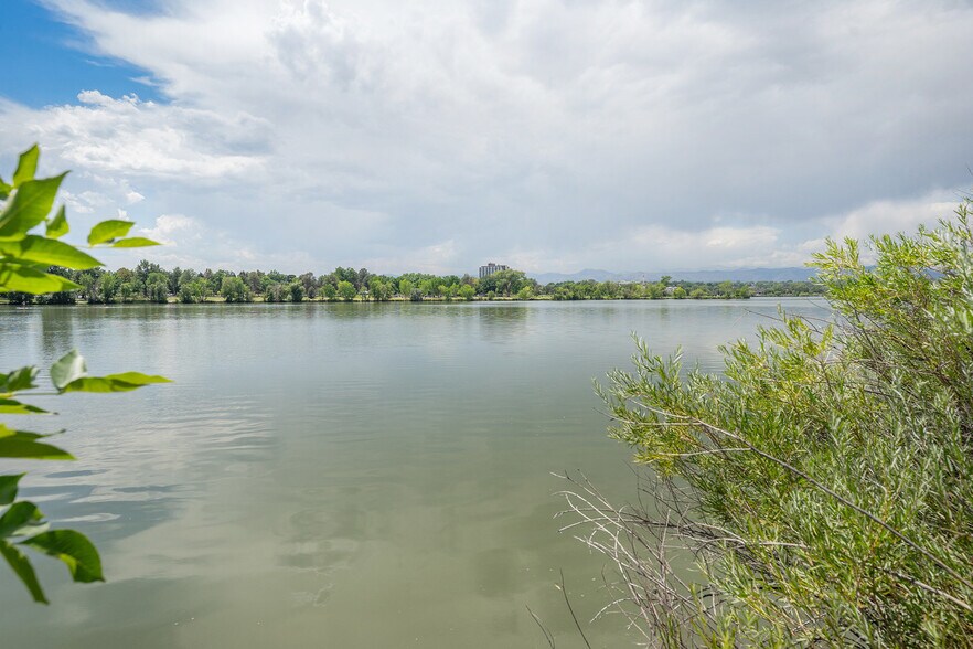 Building Photo - 2122 Hooker St