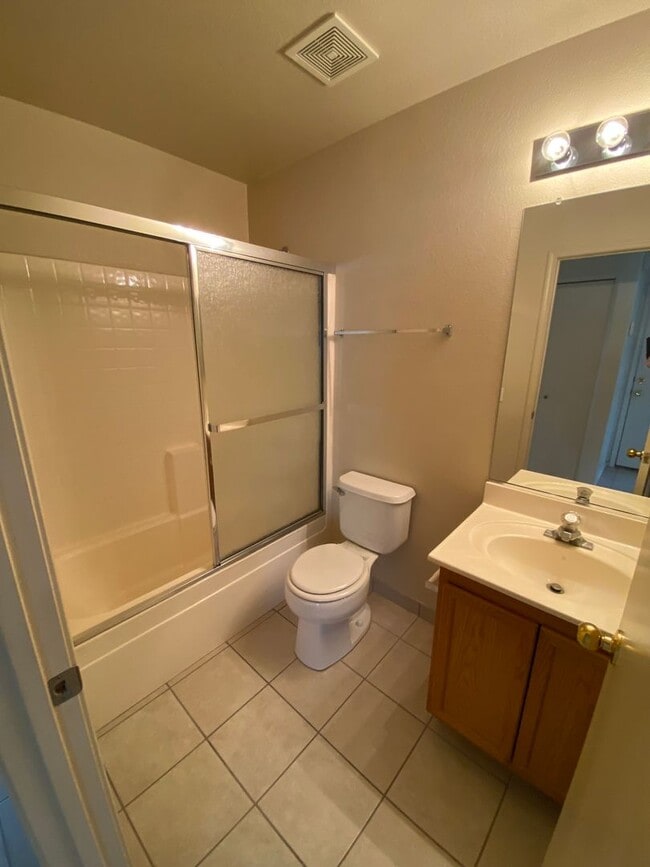 Building Photo - Great 3 bedroom/2 bathroom home in Henderson