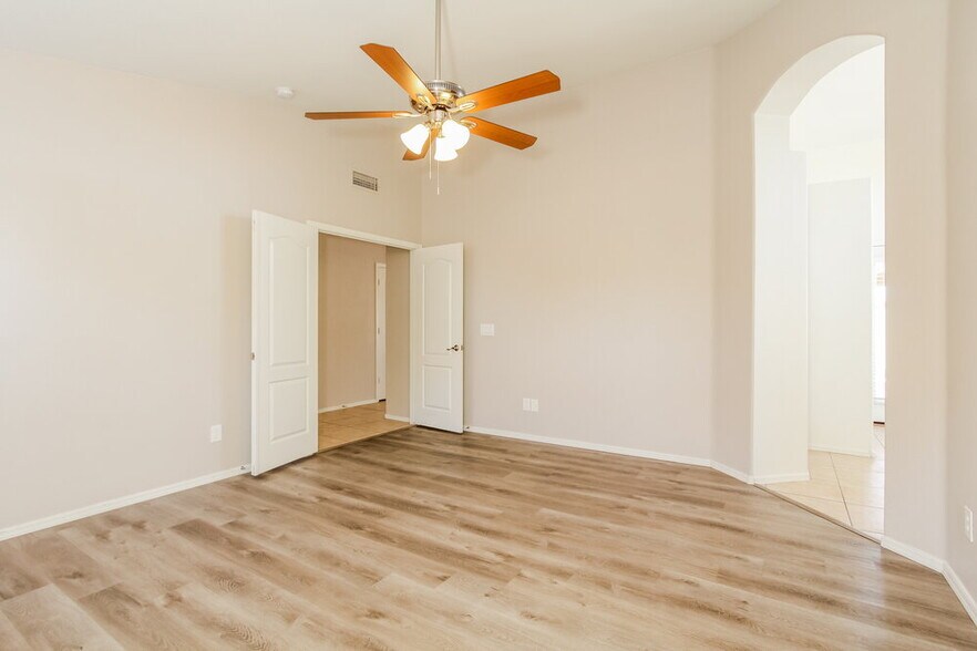 Building Photo - 1745 N 125th Dr