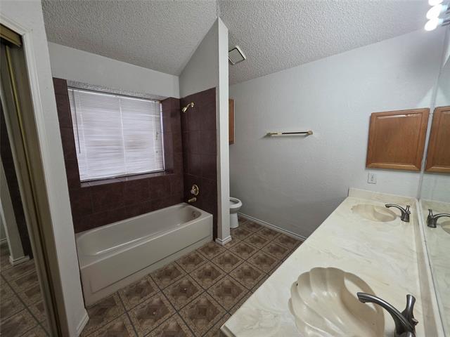 Building Photo - 4755 Hollow Tree Dr