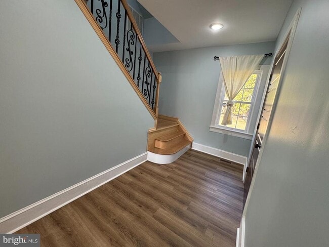 Building Photo - 208 Vineyard Rd