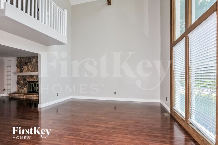 Building Photo - 28 Guyenne Dr