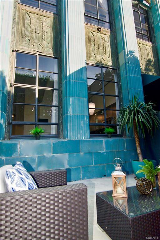 Building Photo - 849 S Broadway