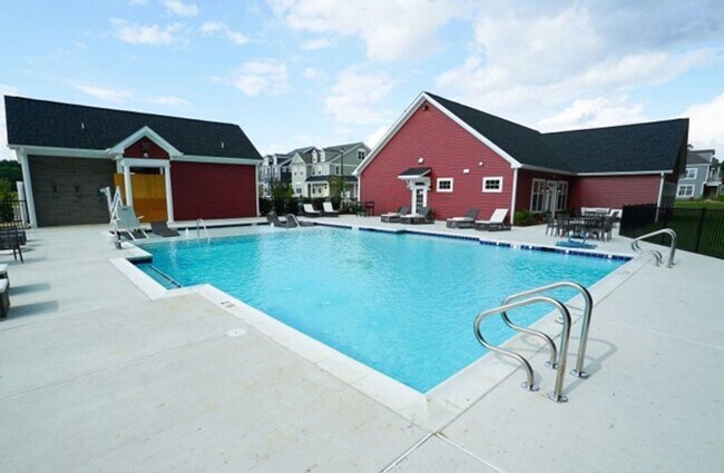 Building Photo - Marketing title- 4 bedroom/ 3 bathrooms- The Promenade at John Tyler