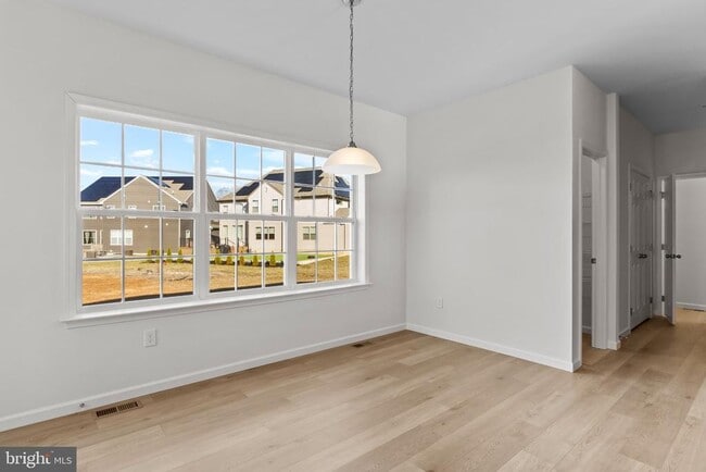 Building Photo - 32 Pamela Dr