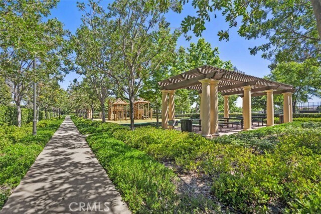 Building Photo - 717 Spring Gdn
