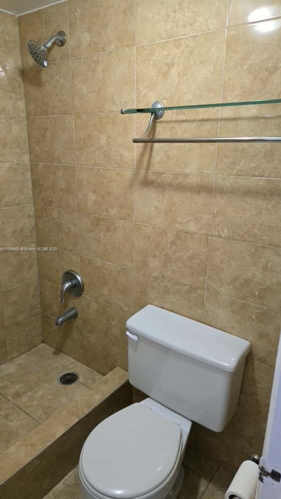 Building Photo - 13707 Kendale Lakes Cir