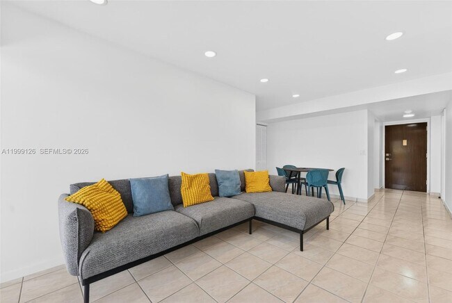 Building Photo - 8250 Byron Ave