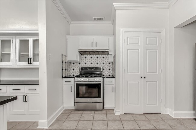 Building Photo - 4204 Prescott Ave