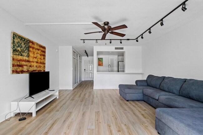 Building Photo - 222 N Federal Hwy