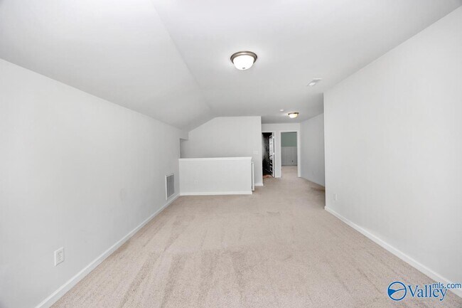 Building Photo - 171 Kingswood Dr
