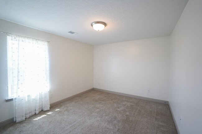 Building Photo - AVAILABLE NOW!