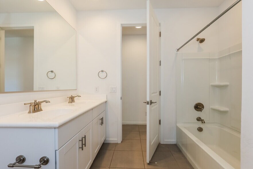 Building Photo - 5647 W Walatowa St