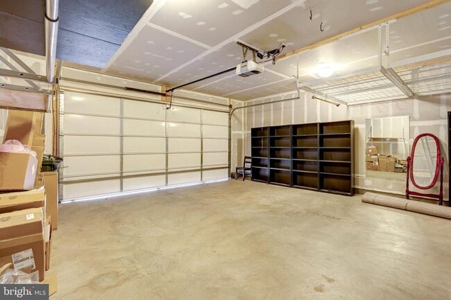 Building Photo - 8854 Orchard Ln