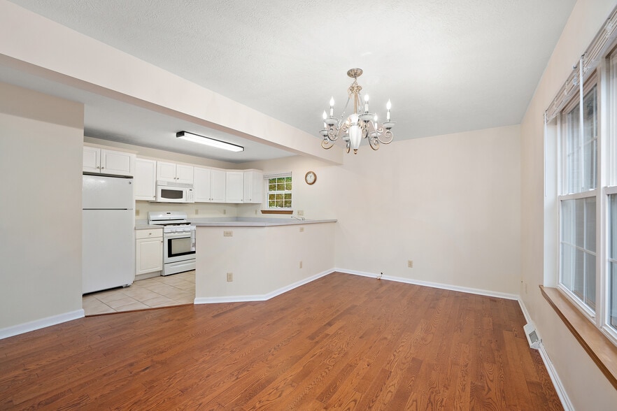 Dining Room - 1008 Middletown Rd