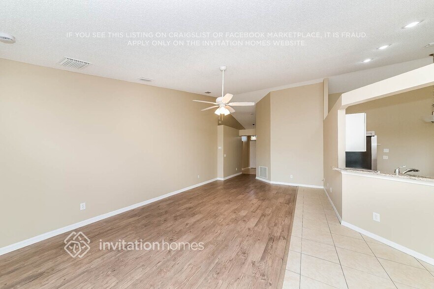 Building Photo - 4635 Sanibel Way