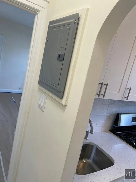 Building Photo - EAST 15 STREET