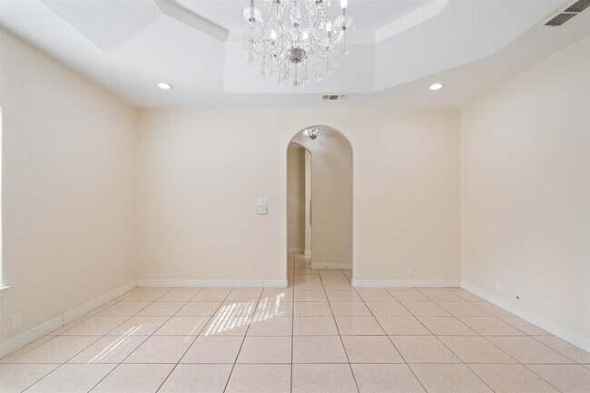 Building Photo - 206 Saddle Blanket