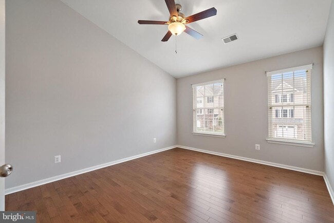 Building Photo - 253 Tall Trees Cir
