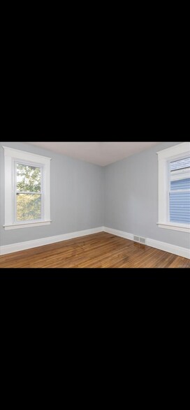 Building Photo - 431 Hoyt St