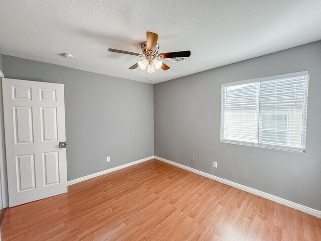 Building Photo - **$500 OFF MOVE IN BY 08/07/2026**Charming Two-Story Home In the Heart of Summerlin with Pool