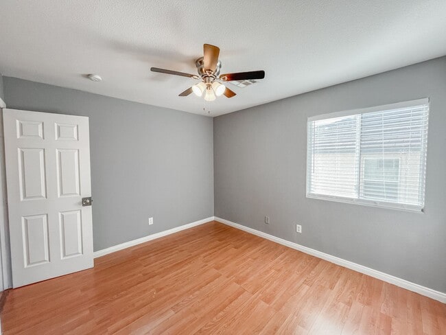 Building Photo - Charming Two-Story Home In the Heart of Summerlin with Pool