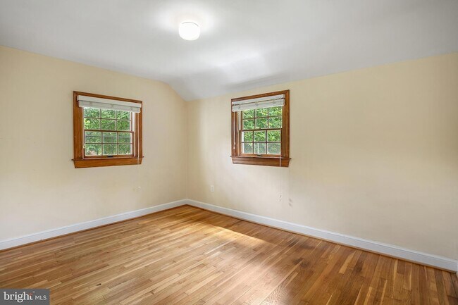 Building Photo - 244 N Columbus St