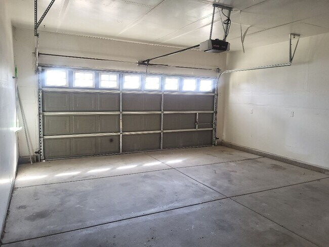 Building Photo - 9955 Sandhaven Ct