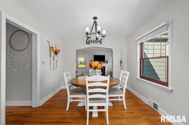 Building Photo - 2133 Warren St