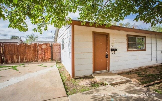 Building Photo - 3104 Ave N