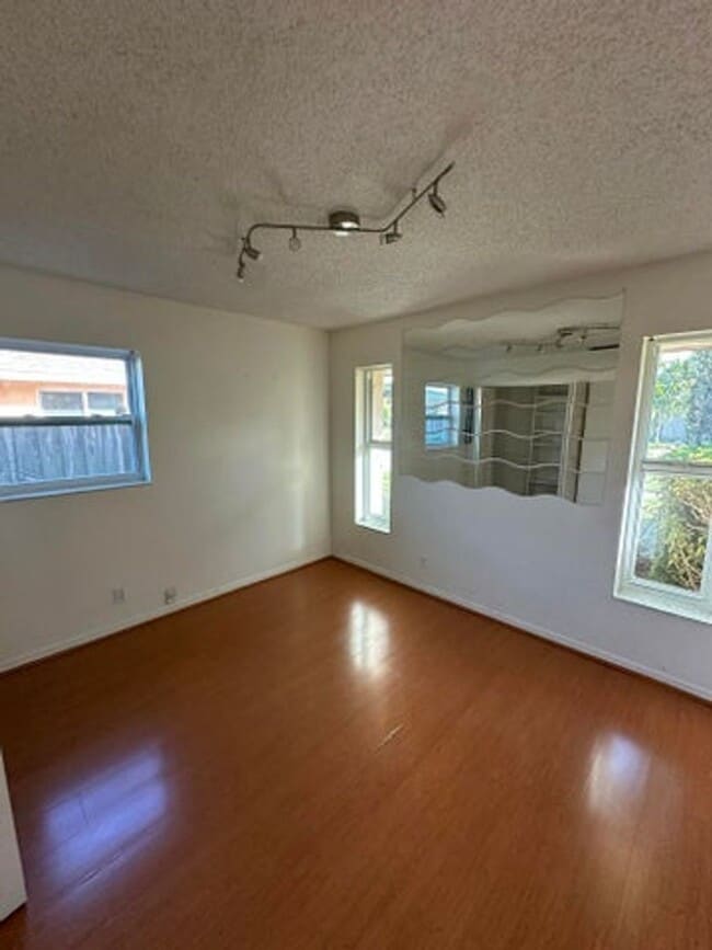 Building Photo - 3291 SW 4th St