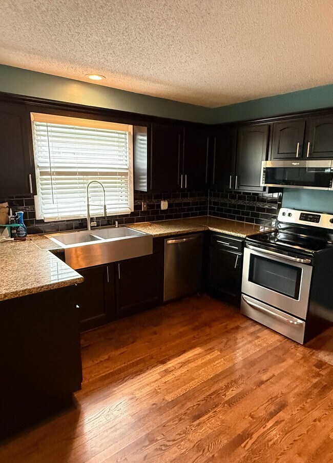 Building Photo - Lotawana Lakehouse