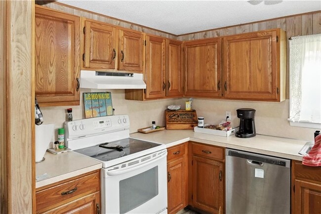 Building Photo - 69 Longview Dr