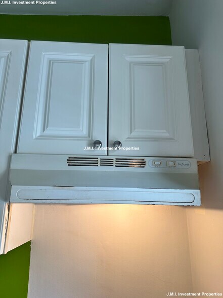 Building Photo - 90 Brainerd Rd