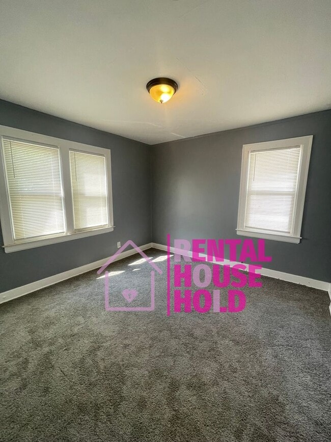 Building Photo - 3 Bedroom 1 Bath Single Family Home Locate...
