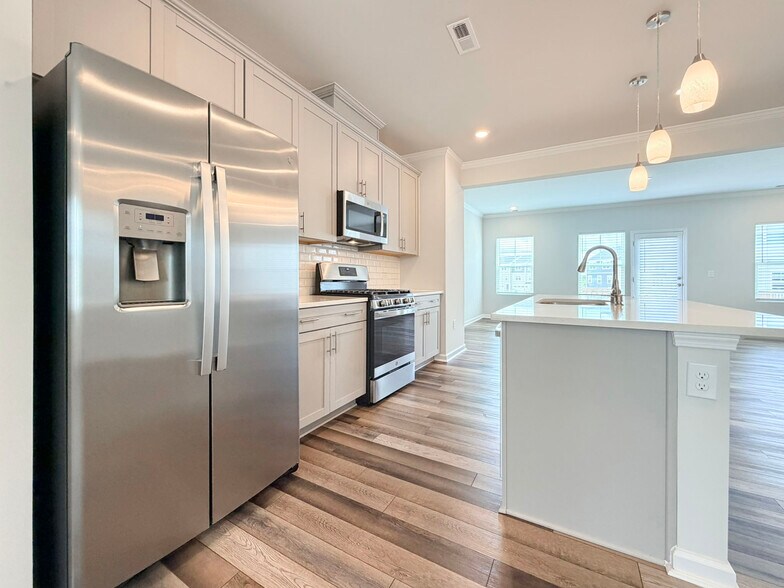 Building Photo - 3018 Brellon Ln