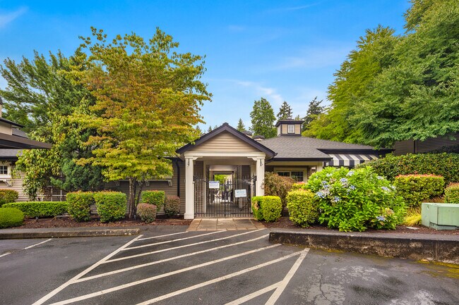 Building Photo - 215 9th St