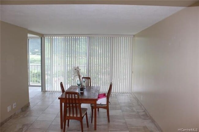 Building Photo - Makaha Valley Towers