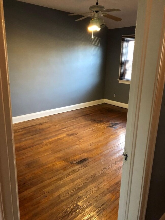 Building Photo - 3 Bedroom, 1.5 Bath Townhome in Towson