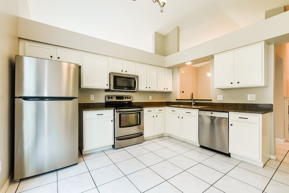 Building Photo - 619 Queensbridge Dr