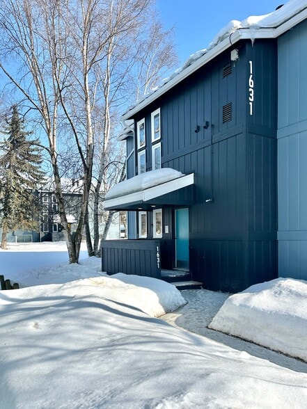 Building Photo - 1631 Eastridge Dr