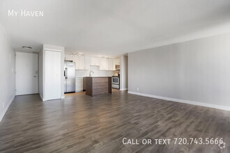 Building Photo - Fully Renovated Apartment with Breathtakin...