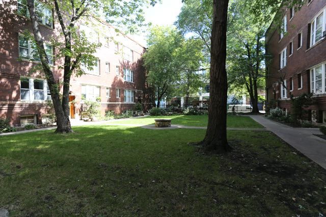 Building Photo - 4710 N Racine Ave