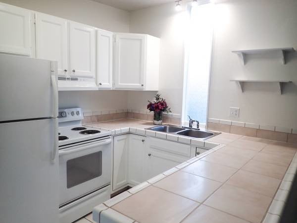 Building Photo - 2BR+Office, 2BA home on the park in Niwot
