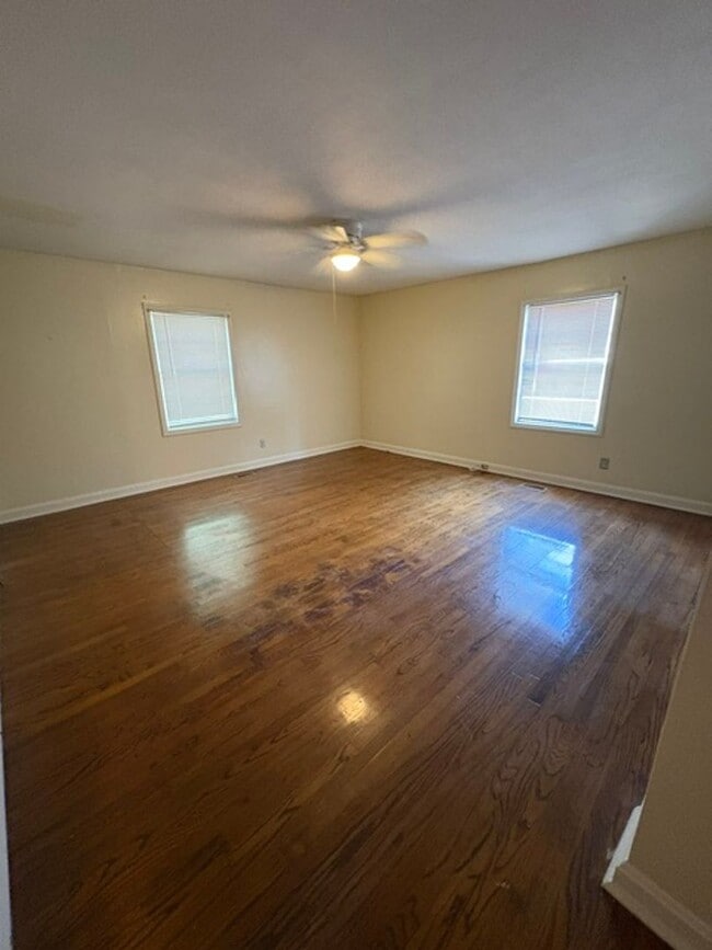 Building Photo - 271 Peachtree Cir