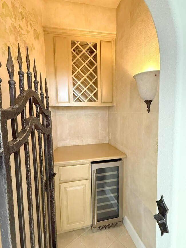 Building Photo - Former Model Home in Desirable Bridges Com...