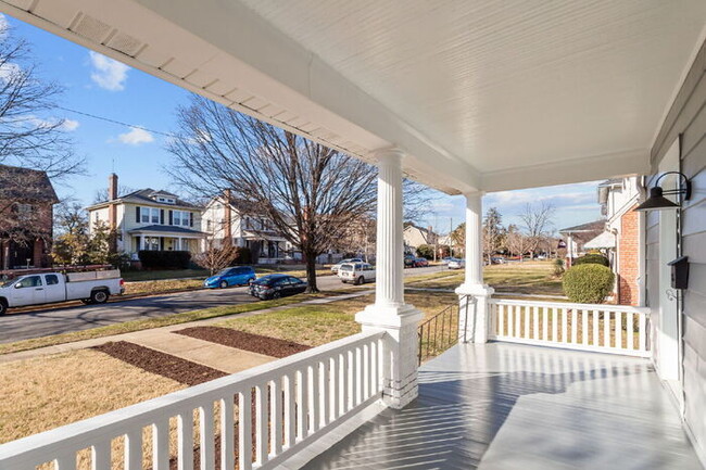 Building Photo - Updated 1920s Colonial in Northside – 3 Bed, 4 Bath – Available Now – $2,895/mo