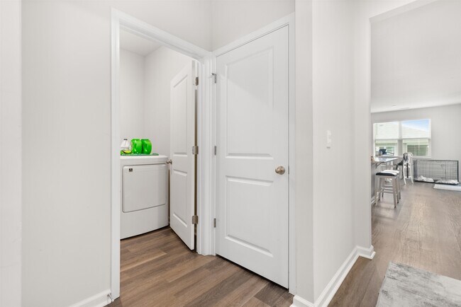 Building Photo - 428 Bearskin Ct