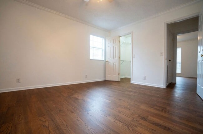 Building Photo - 101 Heathcote Ct